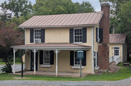 pink_house_460x300